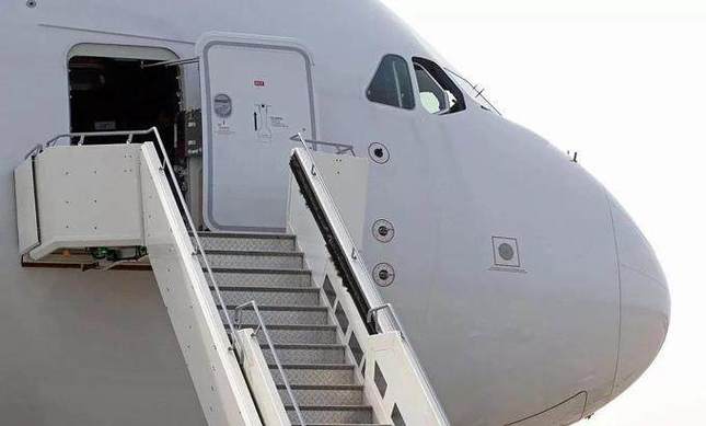 接近傳感器在飛機艙門信號系統中的原理與應用